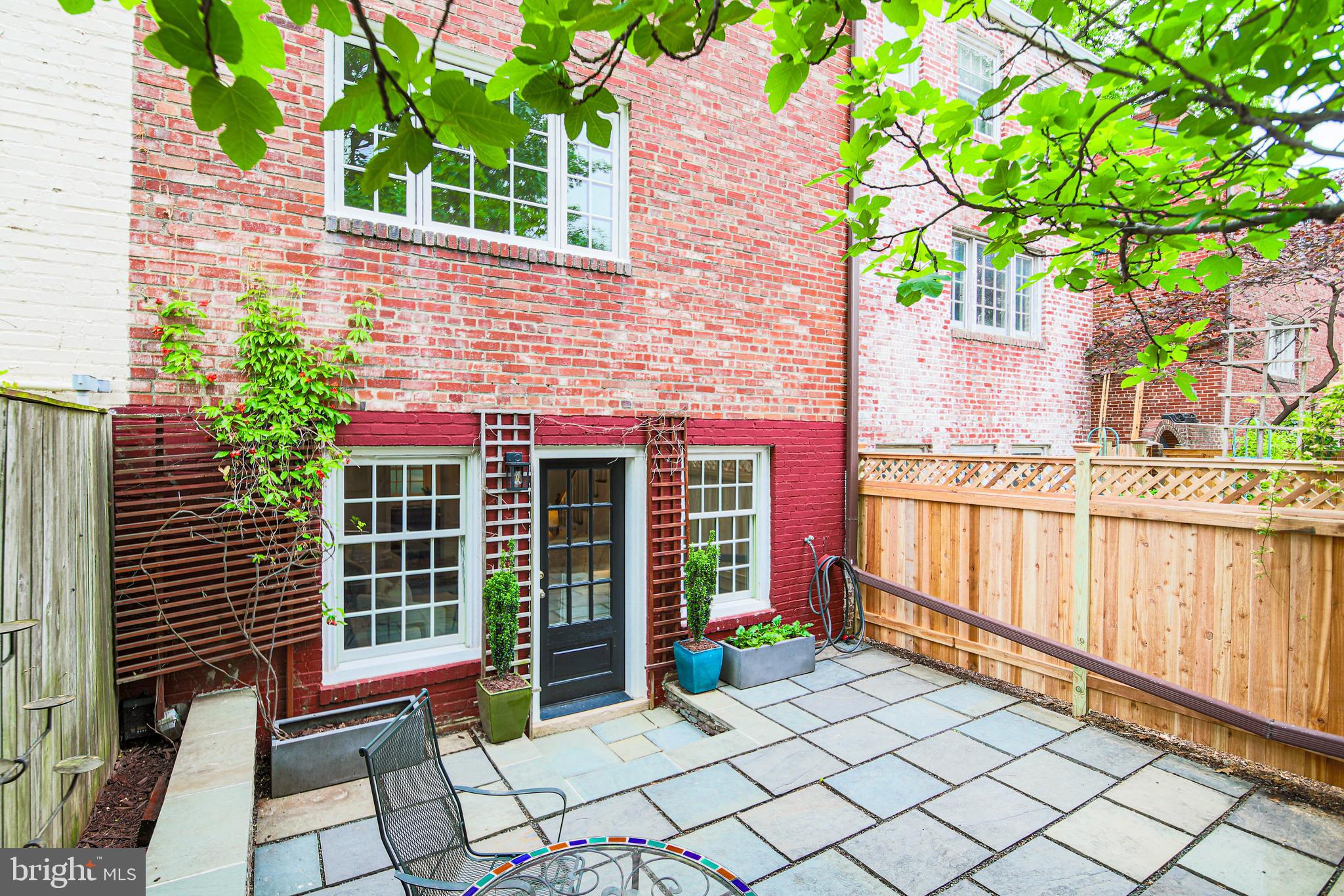 1107 POWHATAN STREET