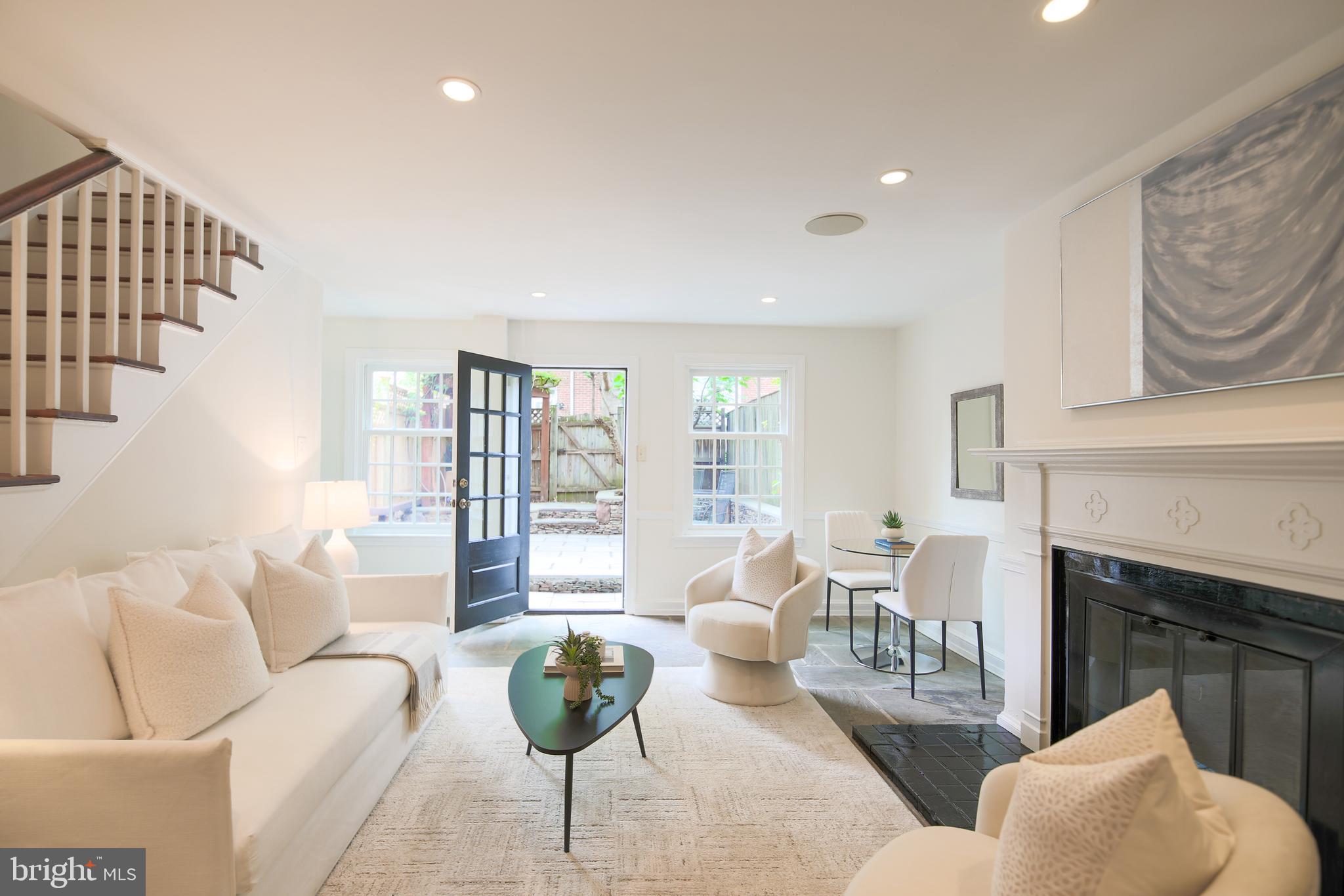 1107 POWHATAN STREET