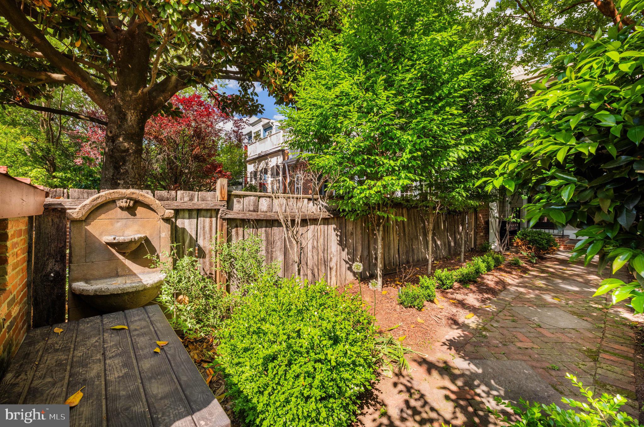 515 S FAIRFAX STREET