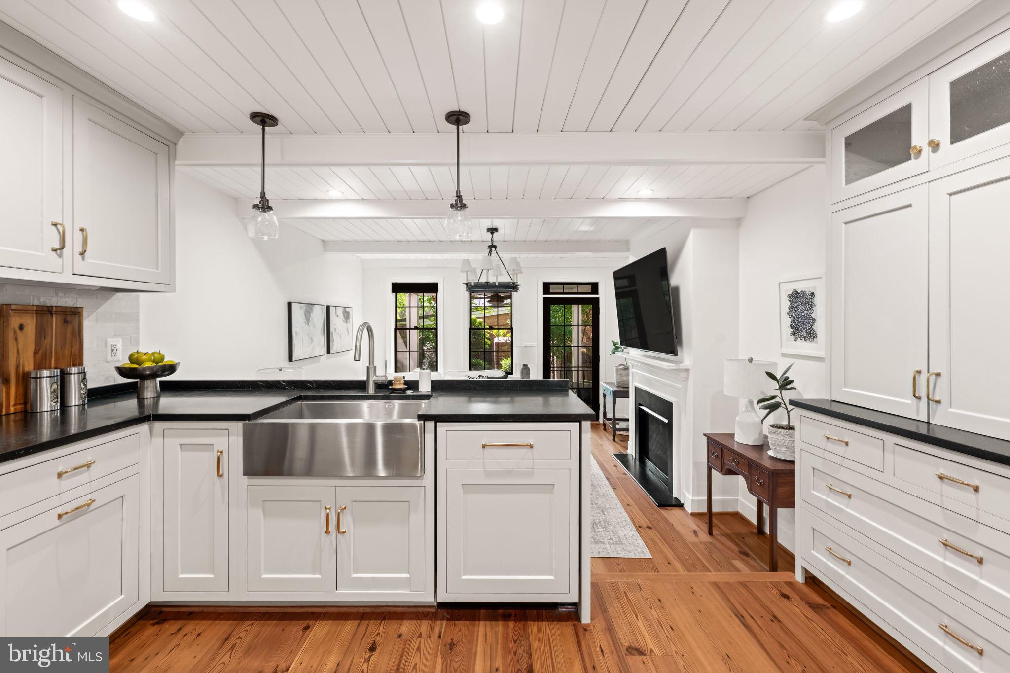515 S FAIRFAX STREET