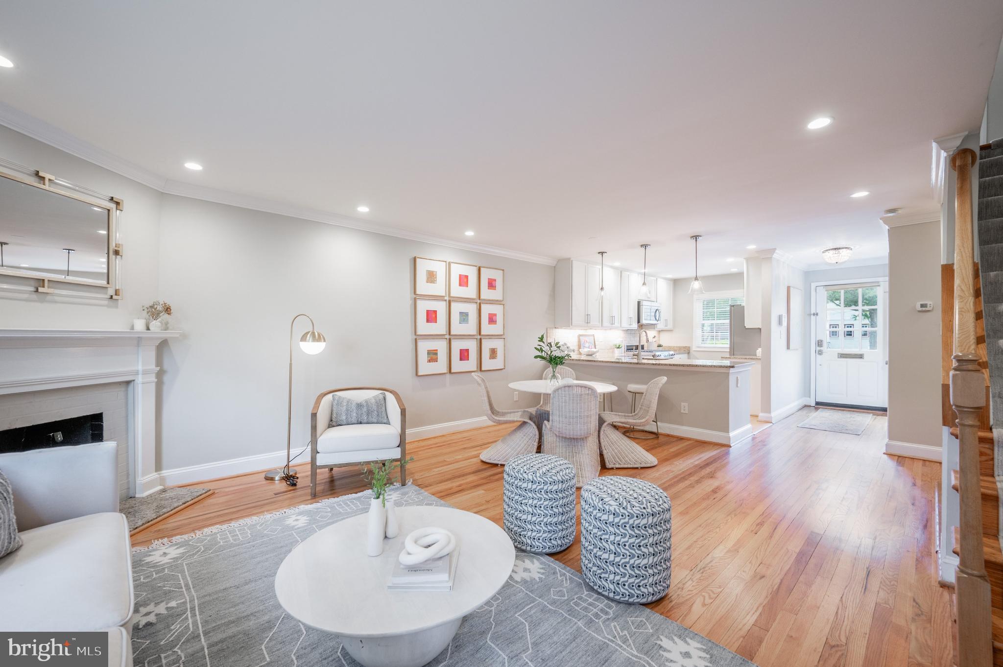 808 S FAIRFAX STREET