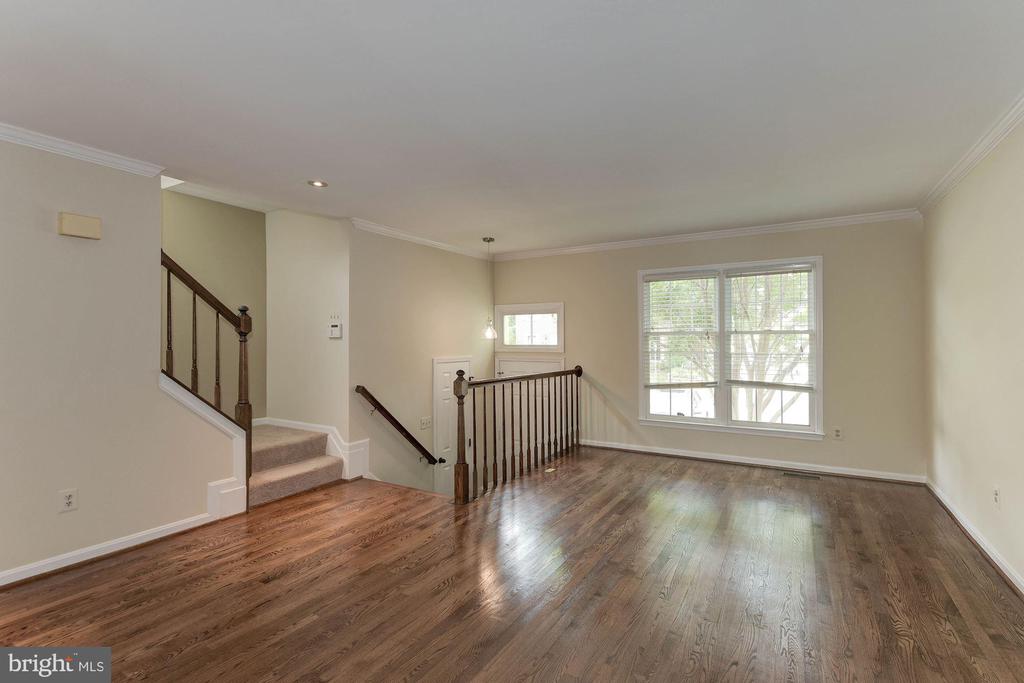 1264 QUAKER HILL DRIVE