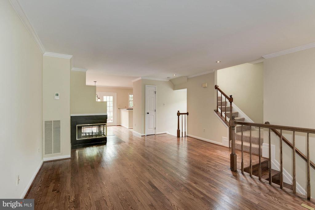 1264 QUAKER HILL DRIVE