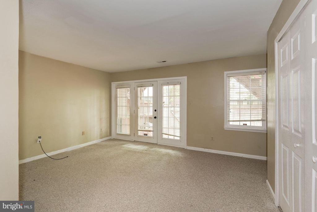 1264 QUAKER HILL DRIVE