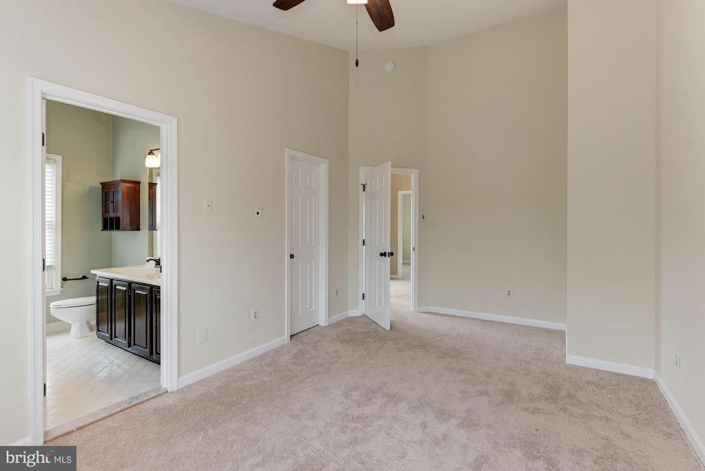 1264 QUAKER HILL DRIVE