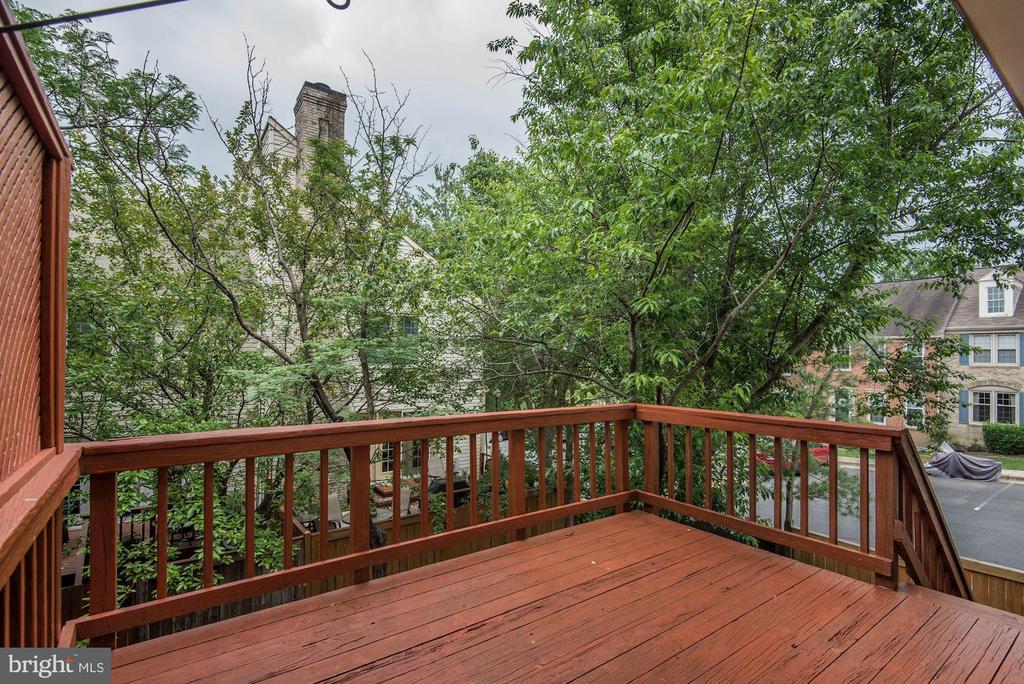 1264 QUAKER HILL DRIVE