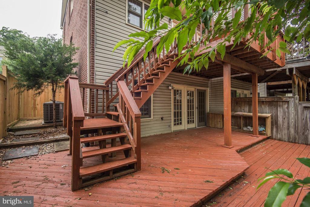 1264 QUAKER HILL DRIVE