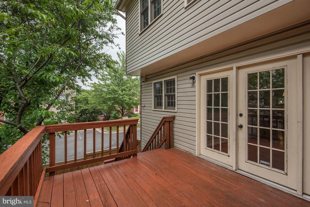 1264 QUAKER HILL DRIVE