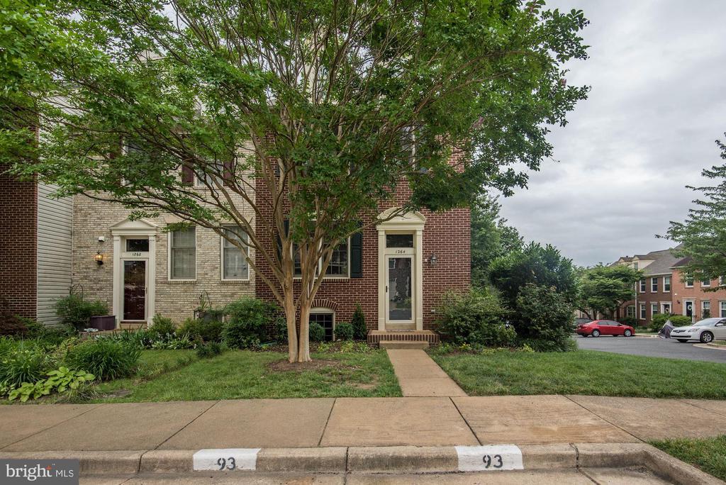 1264 QUAKER HILL DRIVE