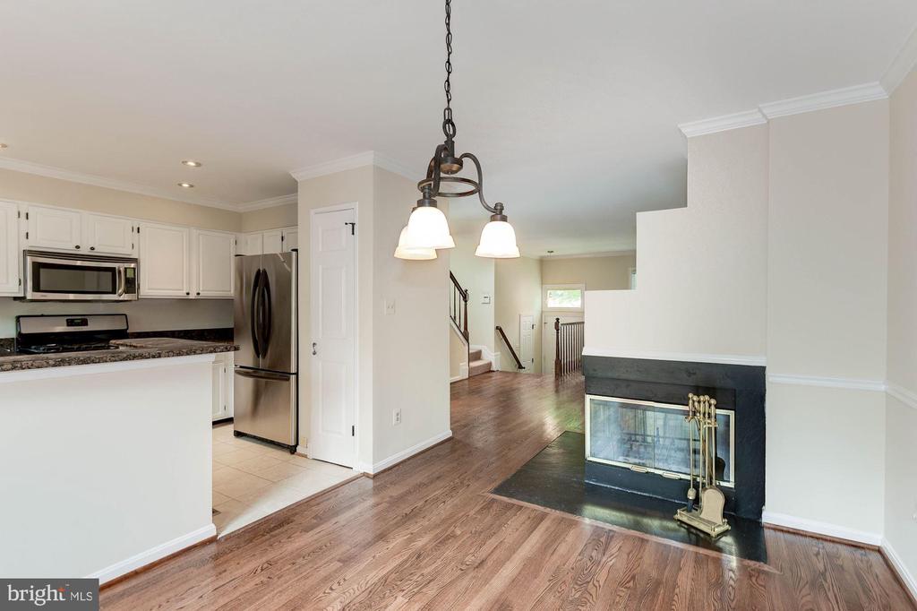 1264 QUAKER HILL DRIVE