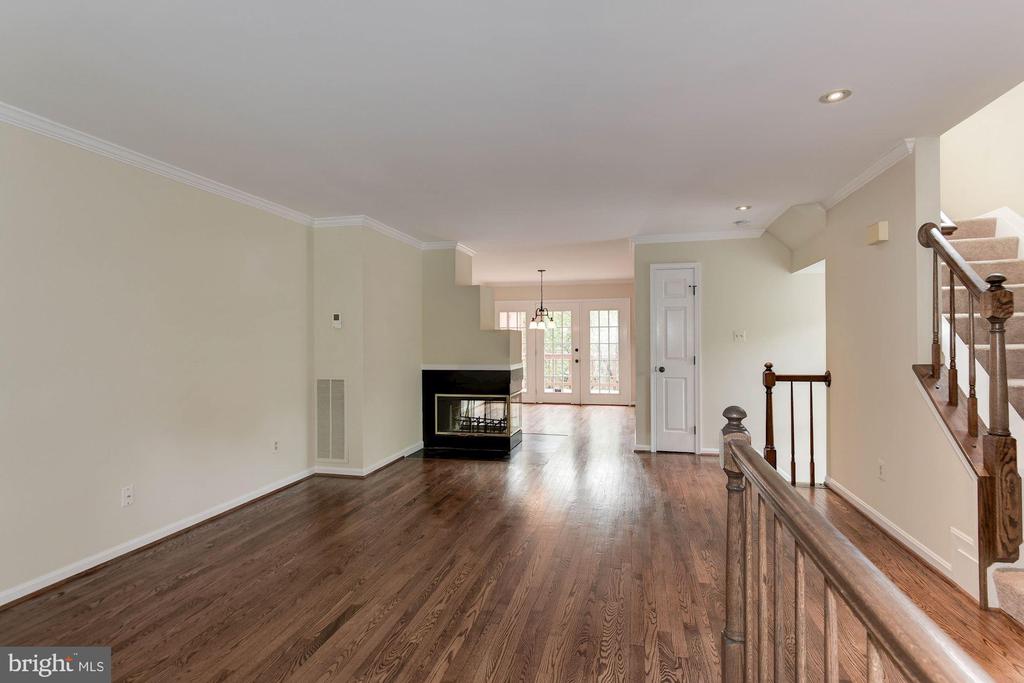 1264 QUAKER HILL DRIVE