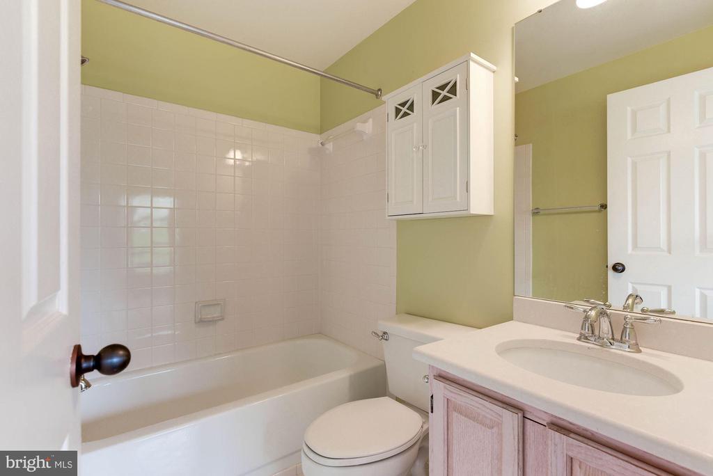 1264 QUAKER HILL DRIVE
