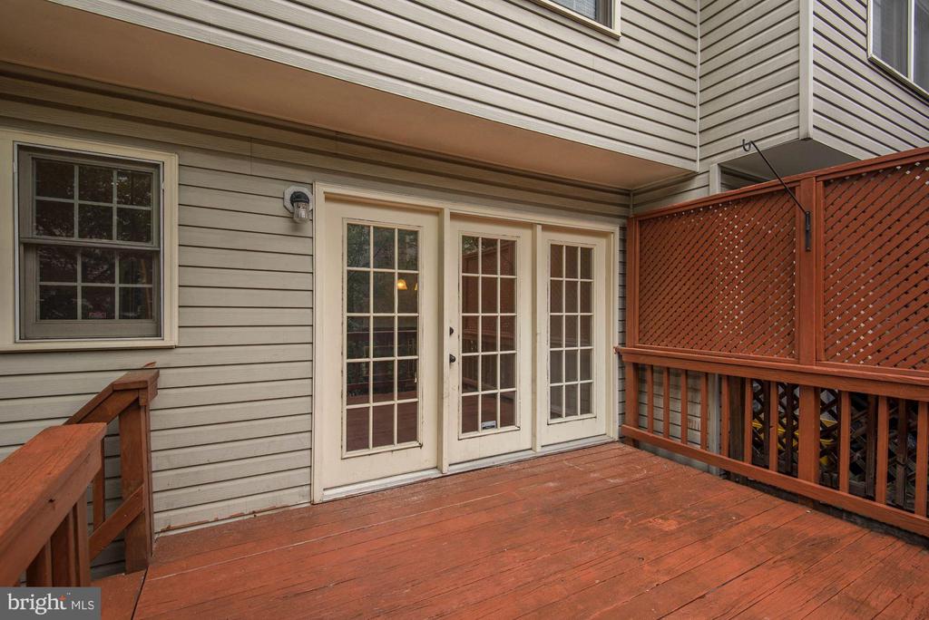 1264 QUAKER HILL DRIVE