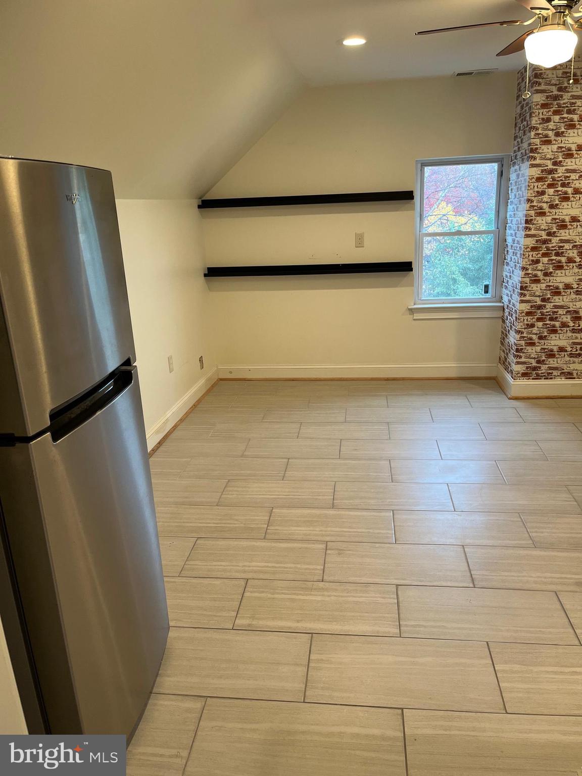112 E HOWELL AVENUE 3