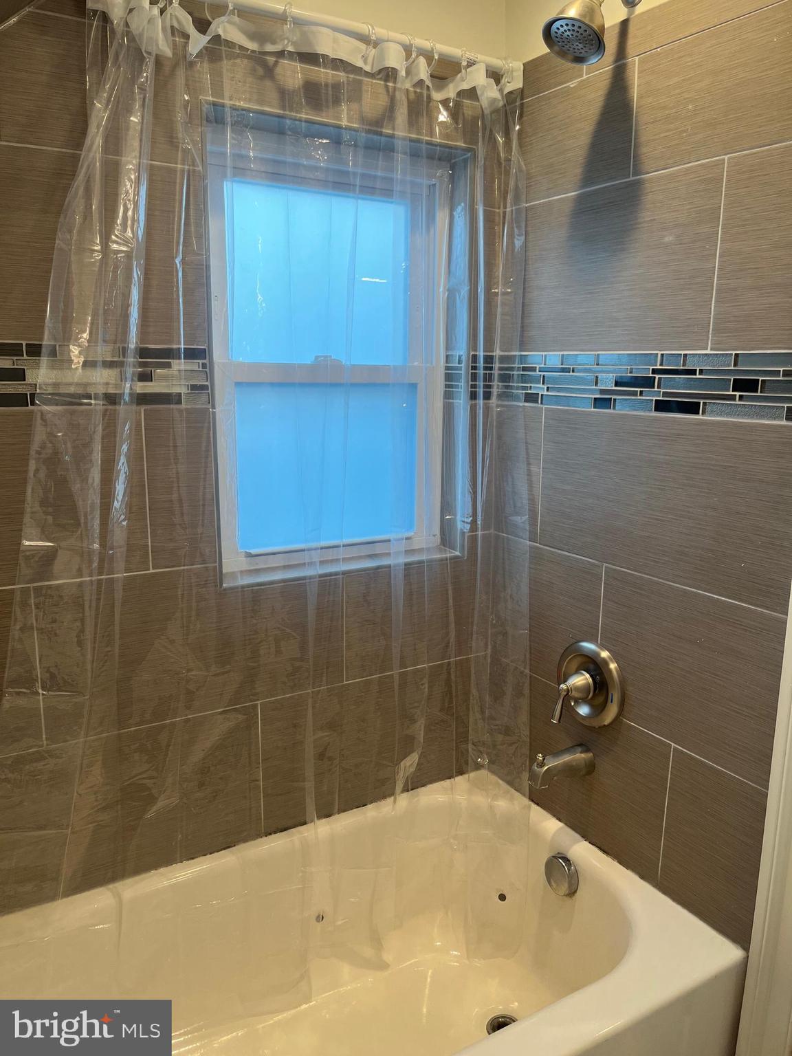 112 E HOWELL AVENUE 3