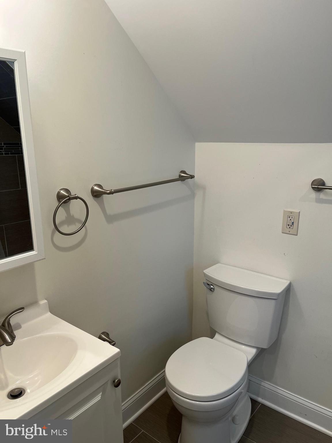 112 E HOWELL AVENUE 3