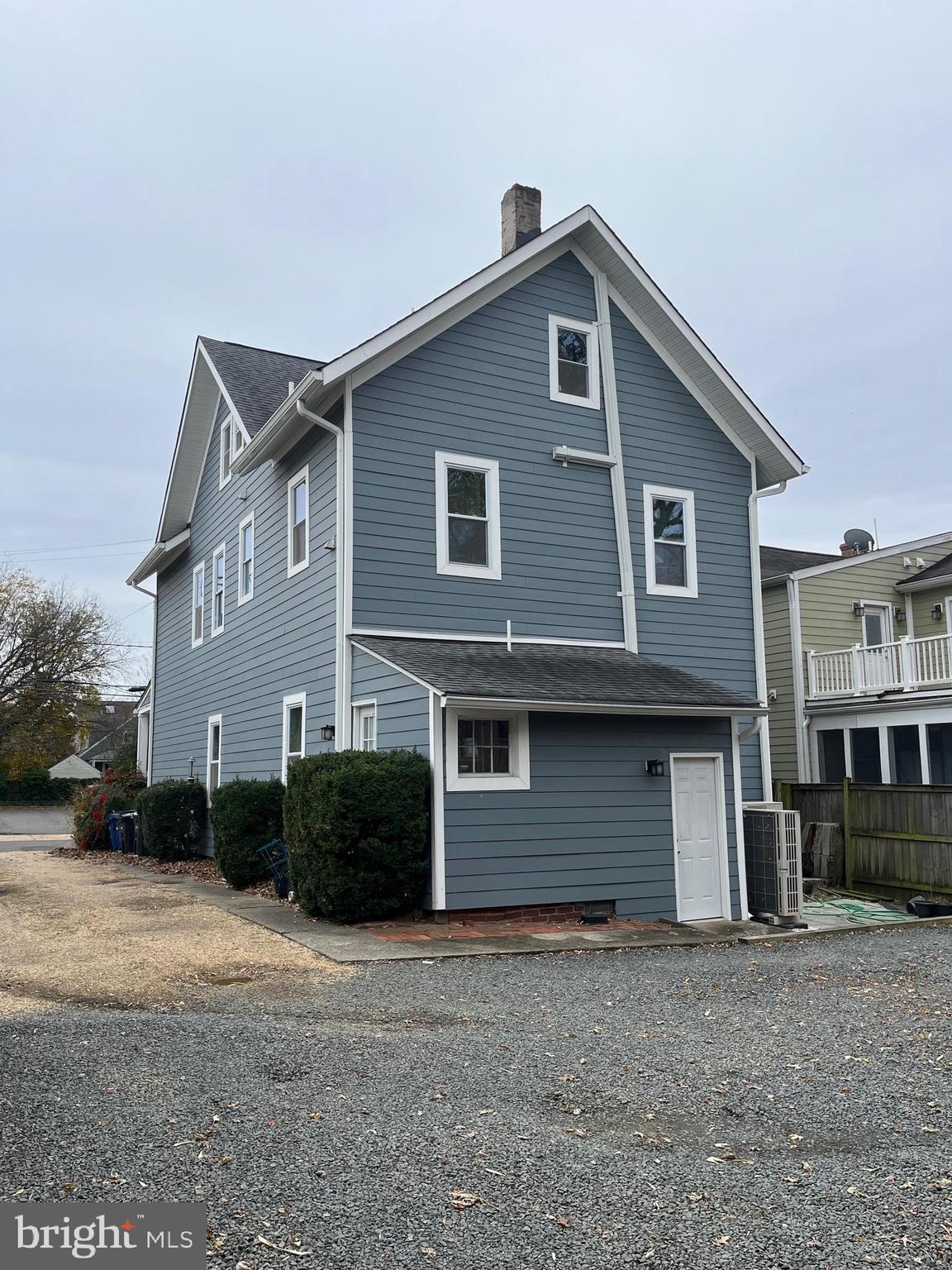 112 E HOWELL AVENUE 3