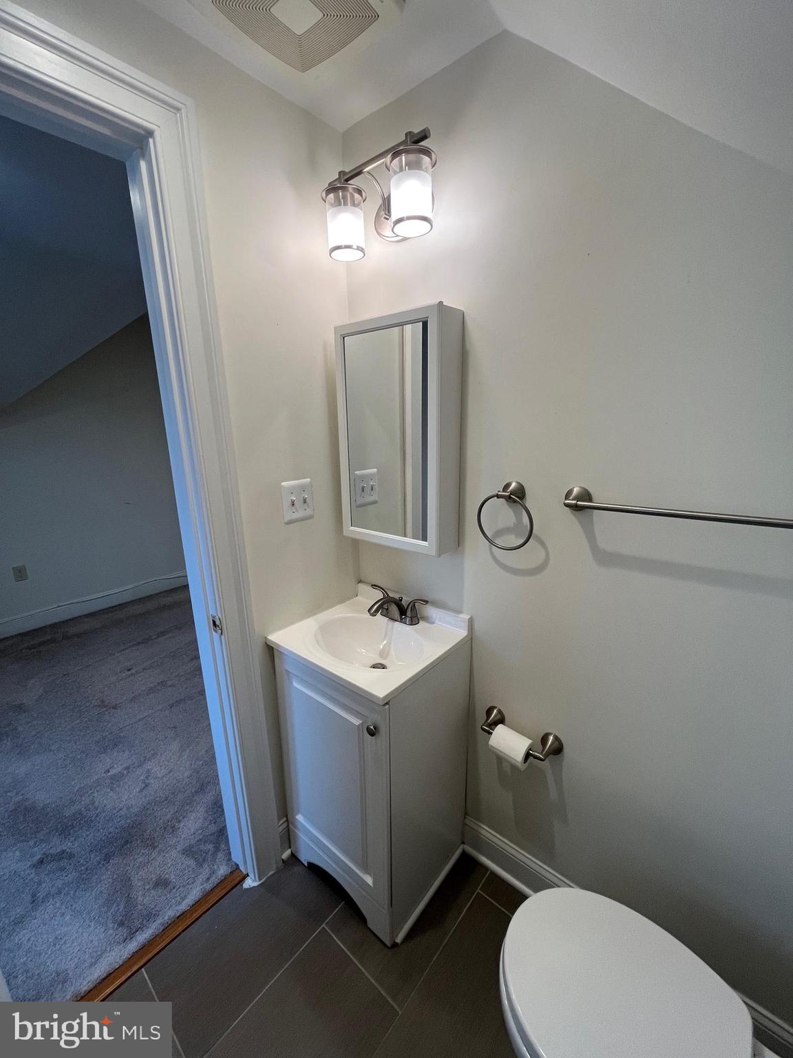 112 E HOWELL AVENUE 3