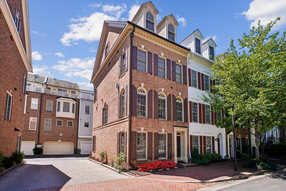 412 PENDLETON STREET