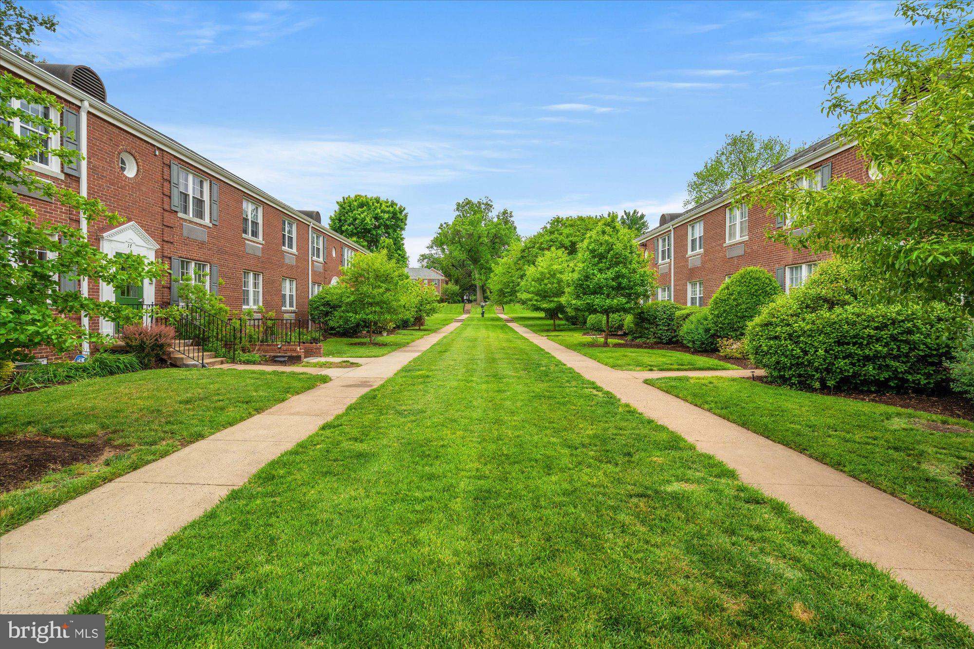 17 AUBURN COURT B