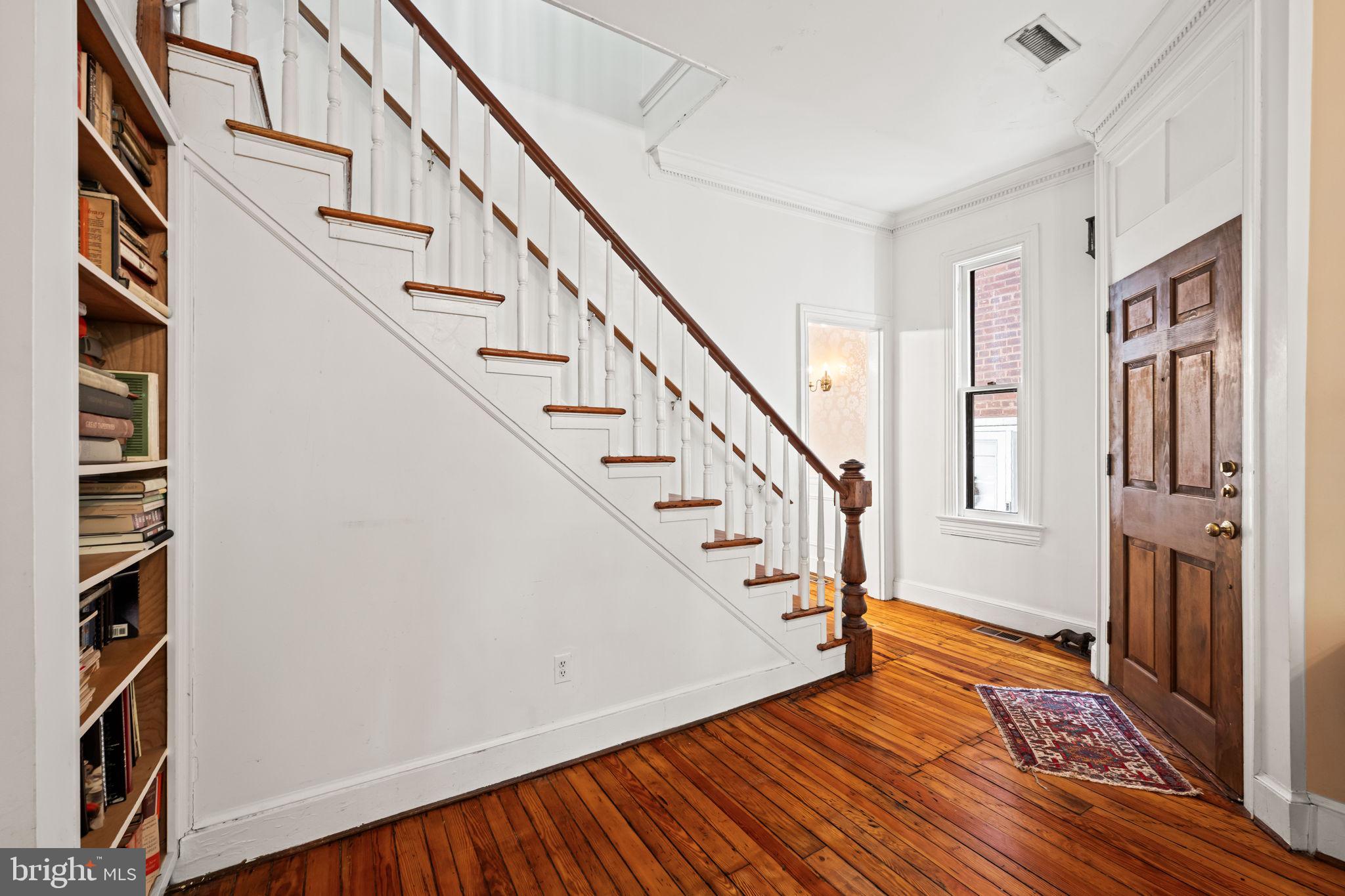215 N COLUMBUS STREET