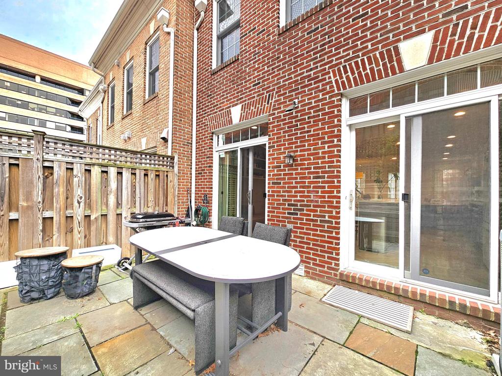 315 HEARTHSTONE MEWS