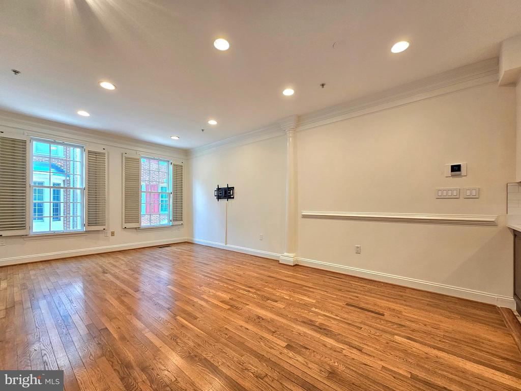 315 HEARTHSTONE MEWS