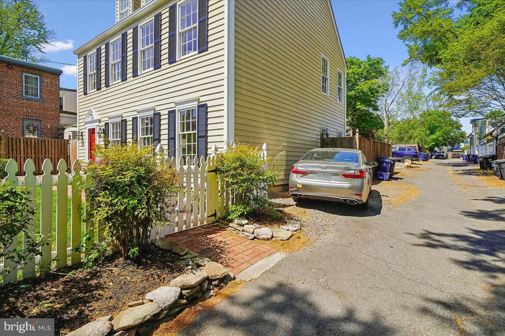 513 FRANKLIN STREET