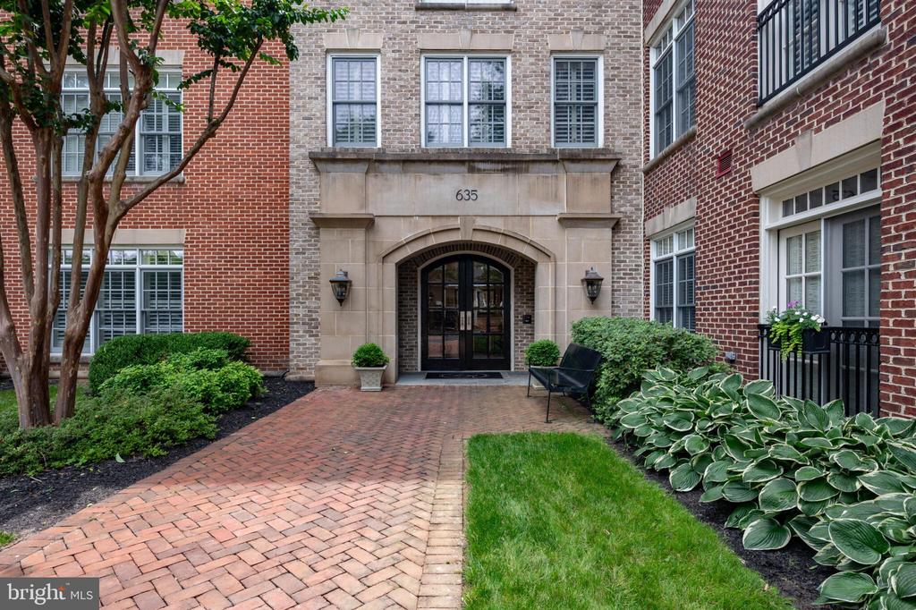 635 FIRST STREET 405