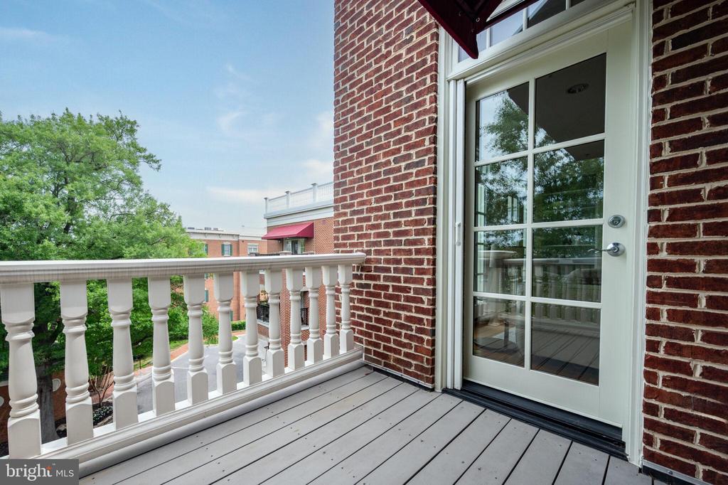 635 FIRST STREET 405