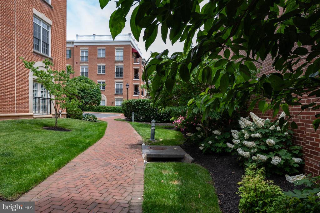 635 FIRST STREET 405
