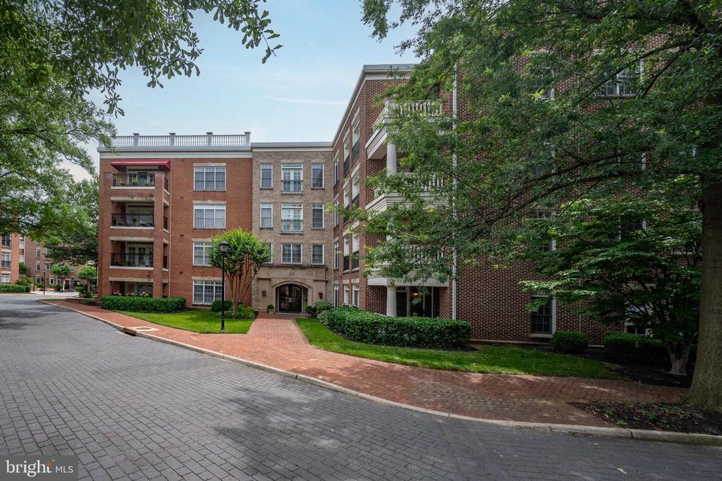 635 FIRST STREET 405