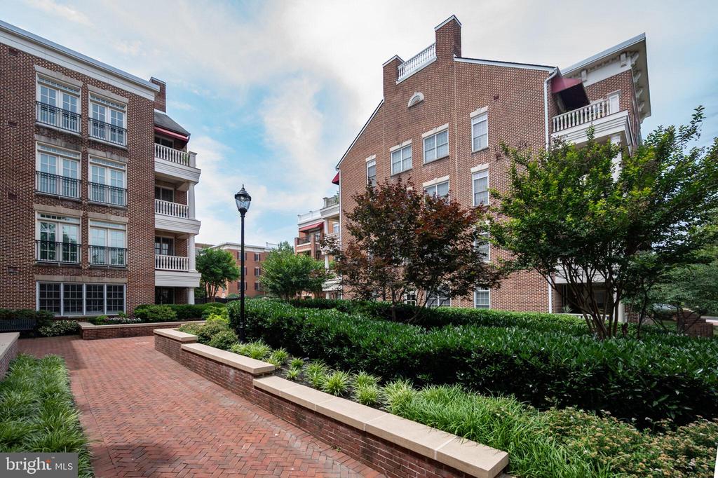 635 FIRST STREET 405
