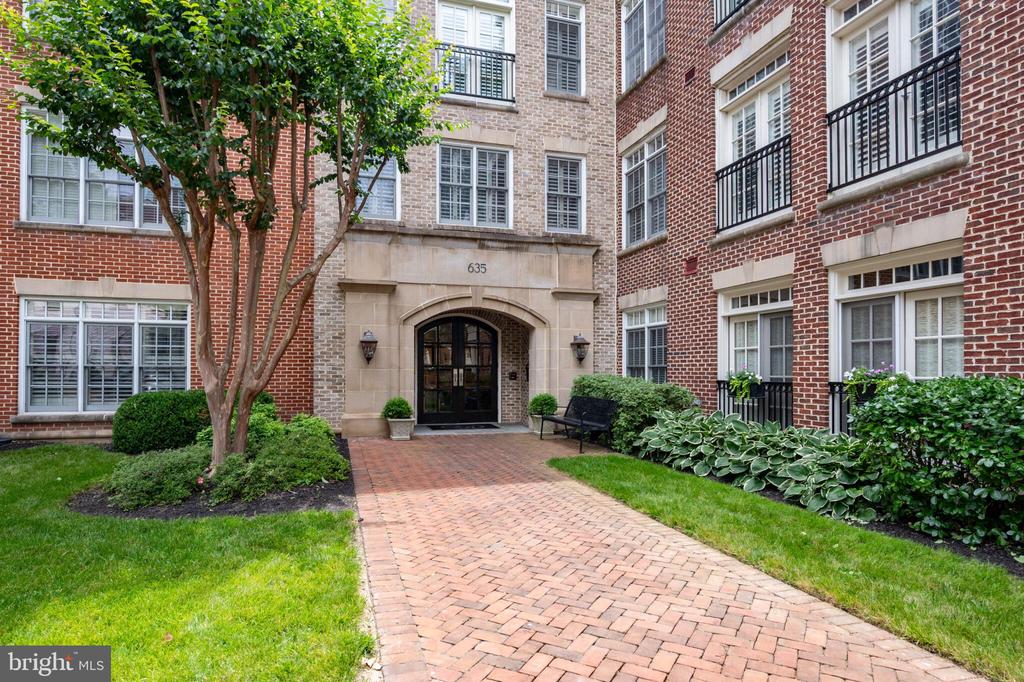 635 FIRST STREET 405