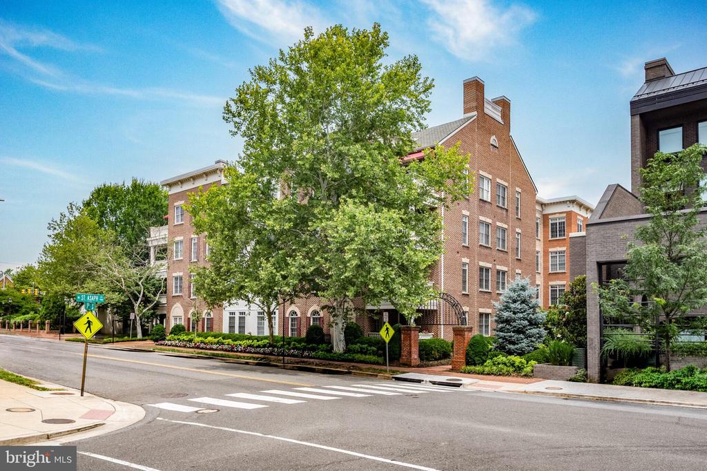 635 FIRST STREET 405