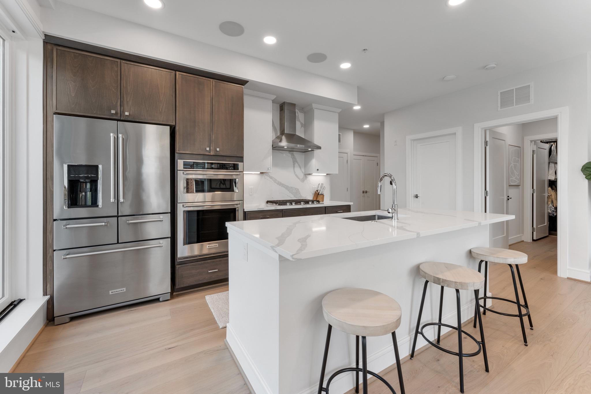 635 SLATERS LANE 306