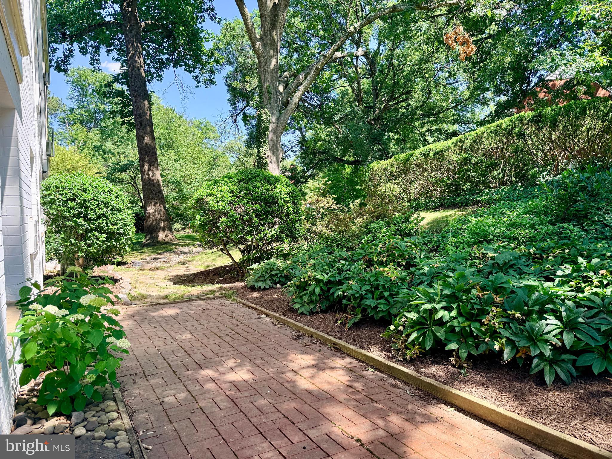 1628 RIPON PLACE