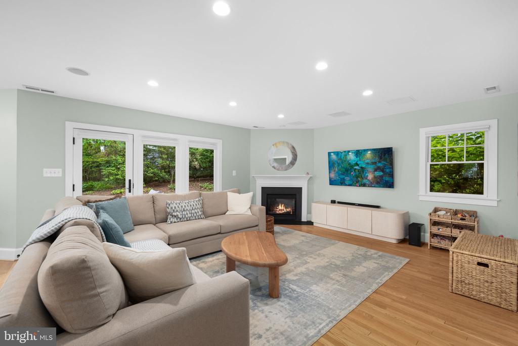 3307 ELMORE DRIVE