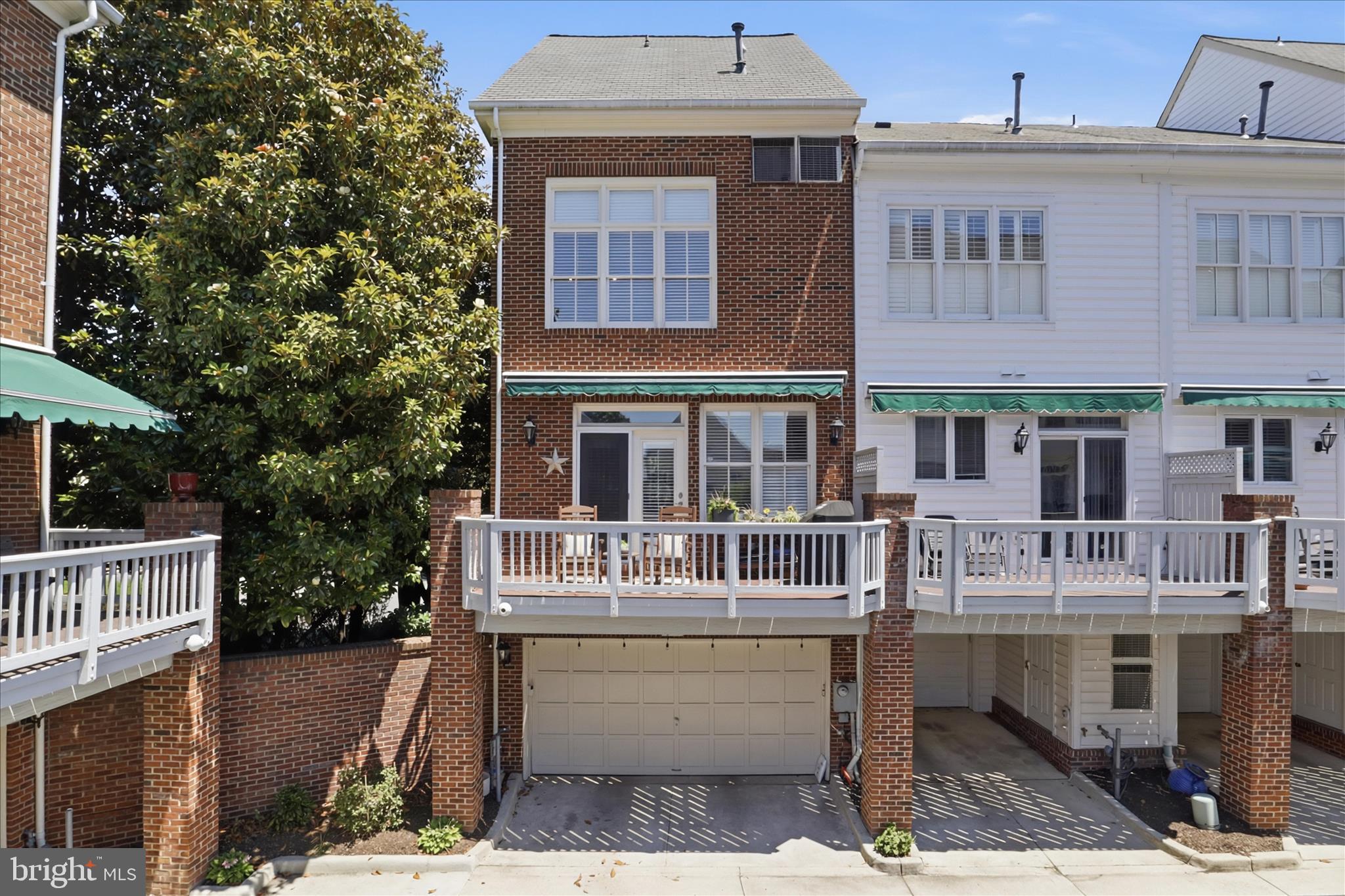 301 S HENRY STREET