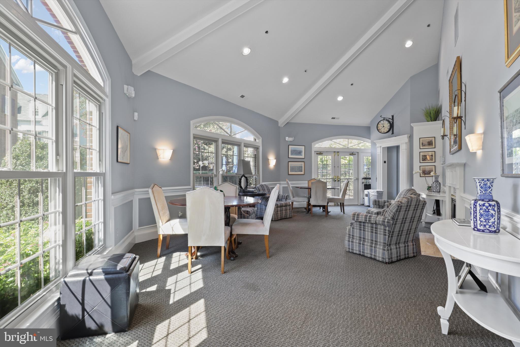 301 S HENRY STREET