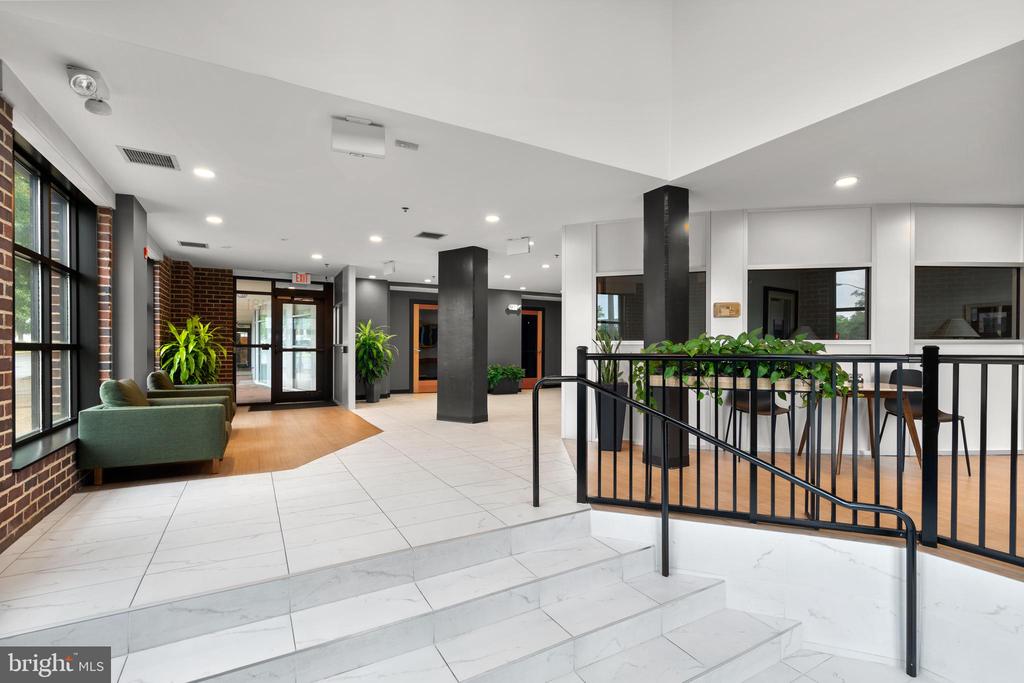 181 E REED AVENUE 412