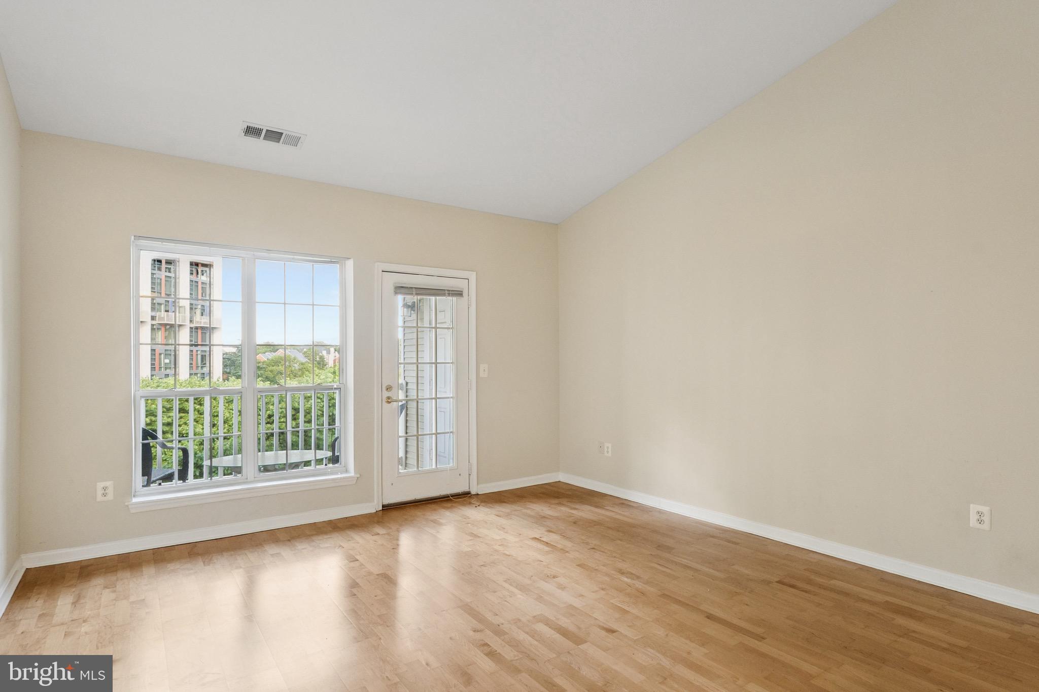 4551 STRUTFIELD LANE 4422