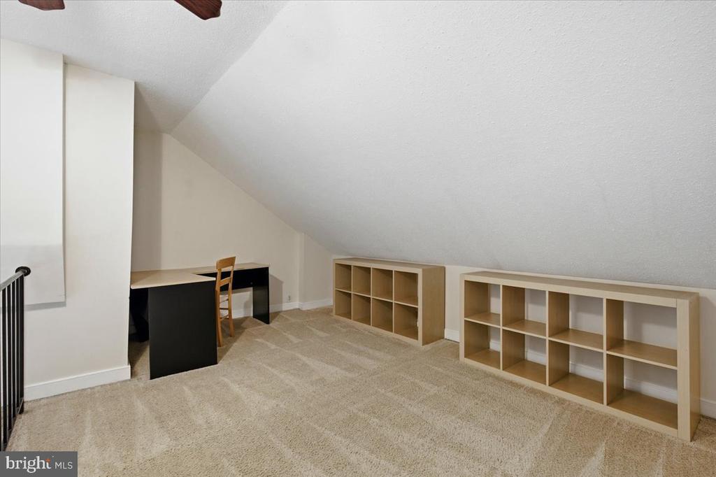 2942 S COLUMBUS STREET Unit: C2