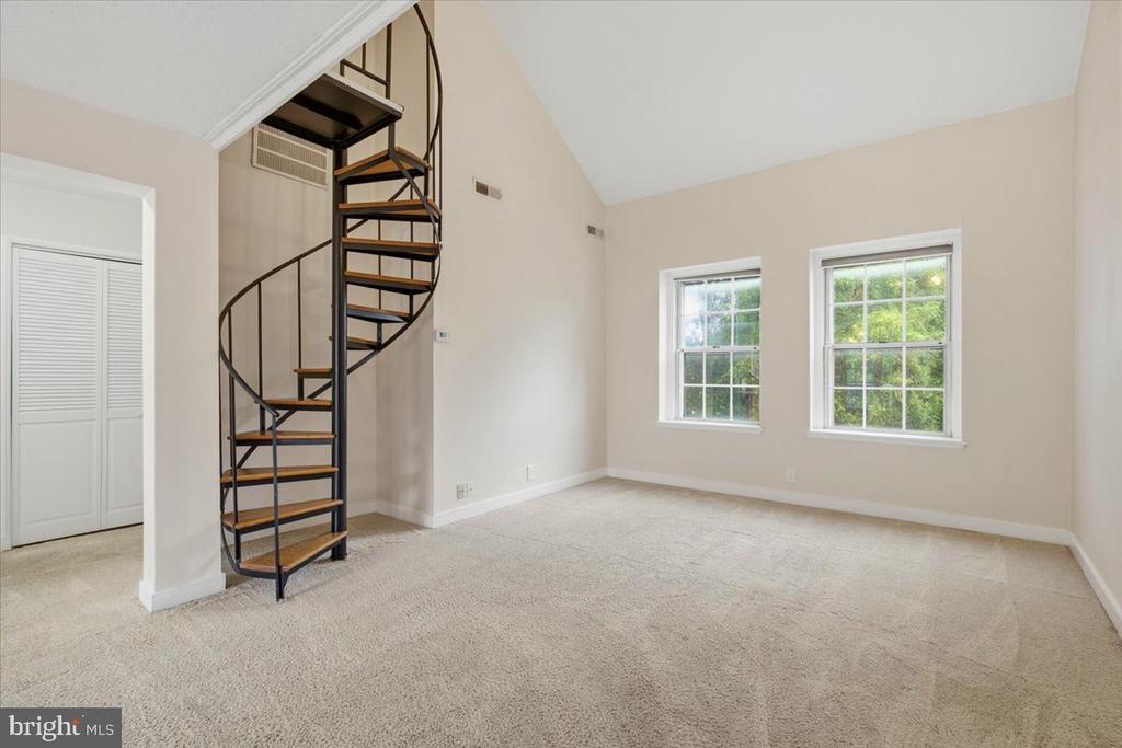 2942 S COLUMBUS STREET Unit: C2