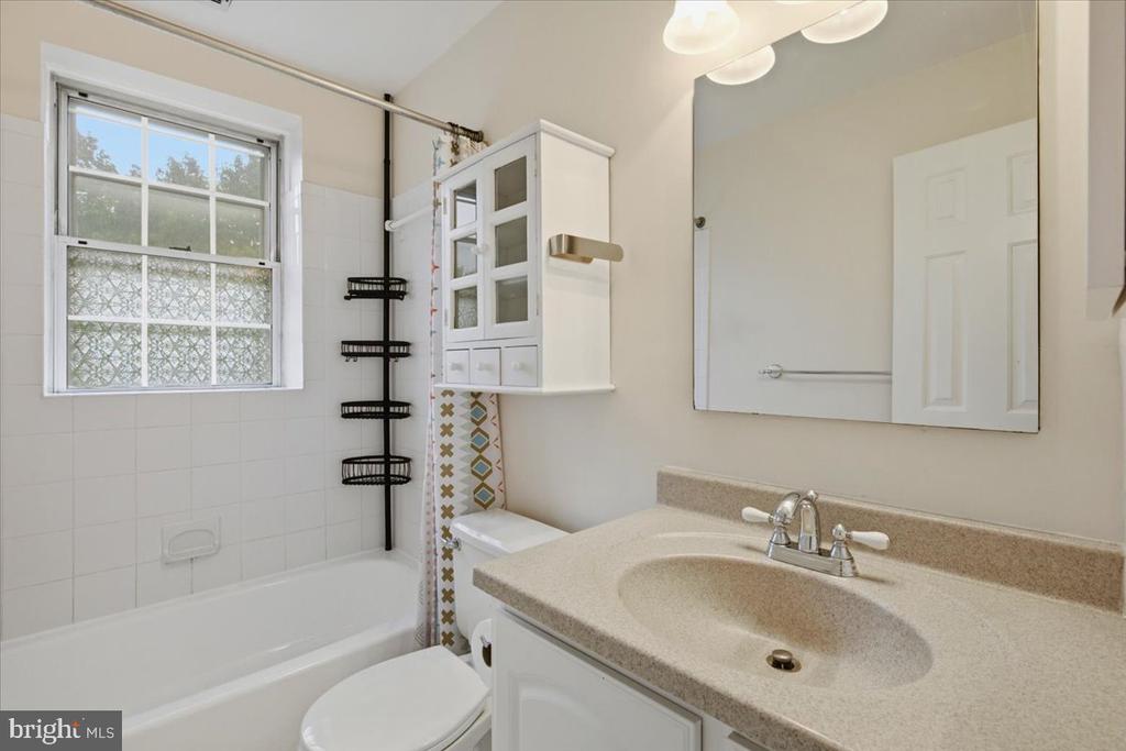 2942 S COLUMBUS STREET Unit: C2