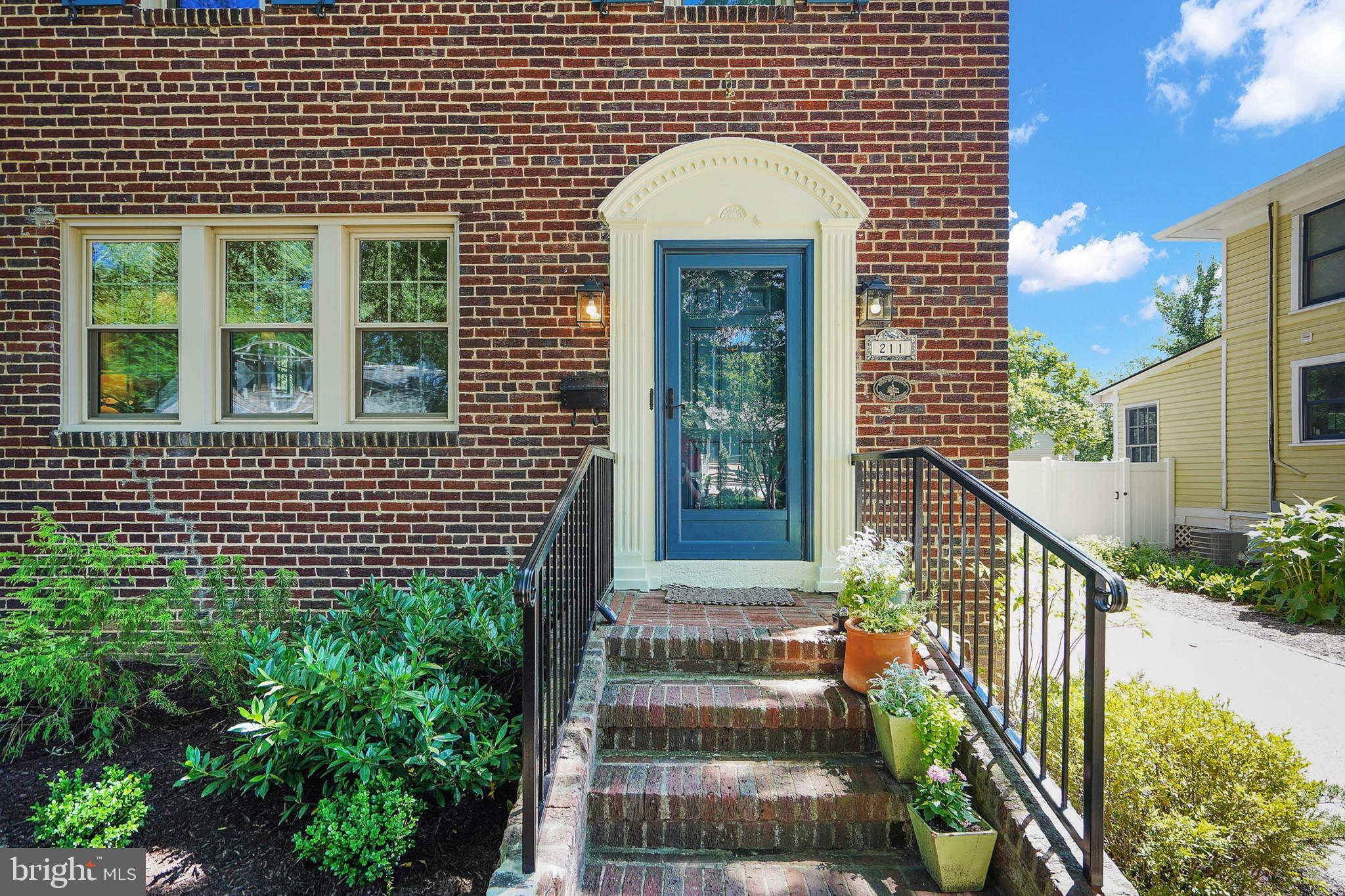 211 E UHLER AVENUE