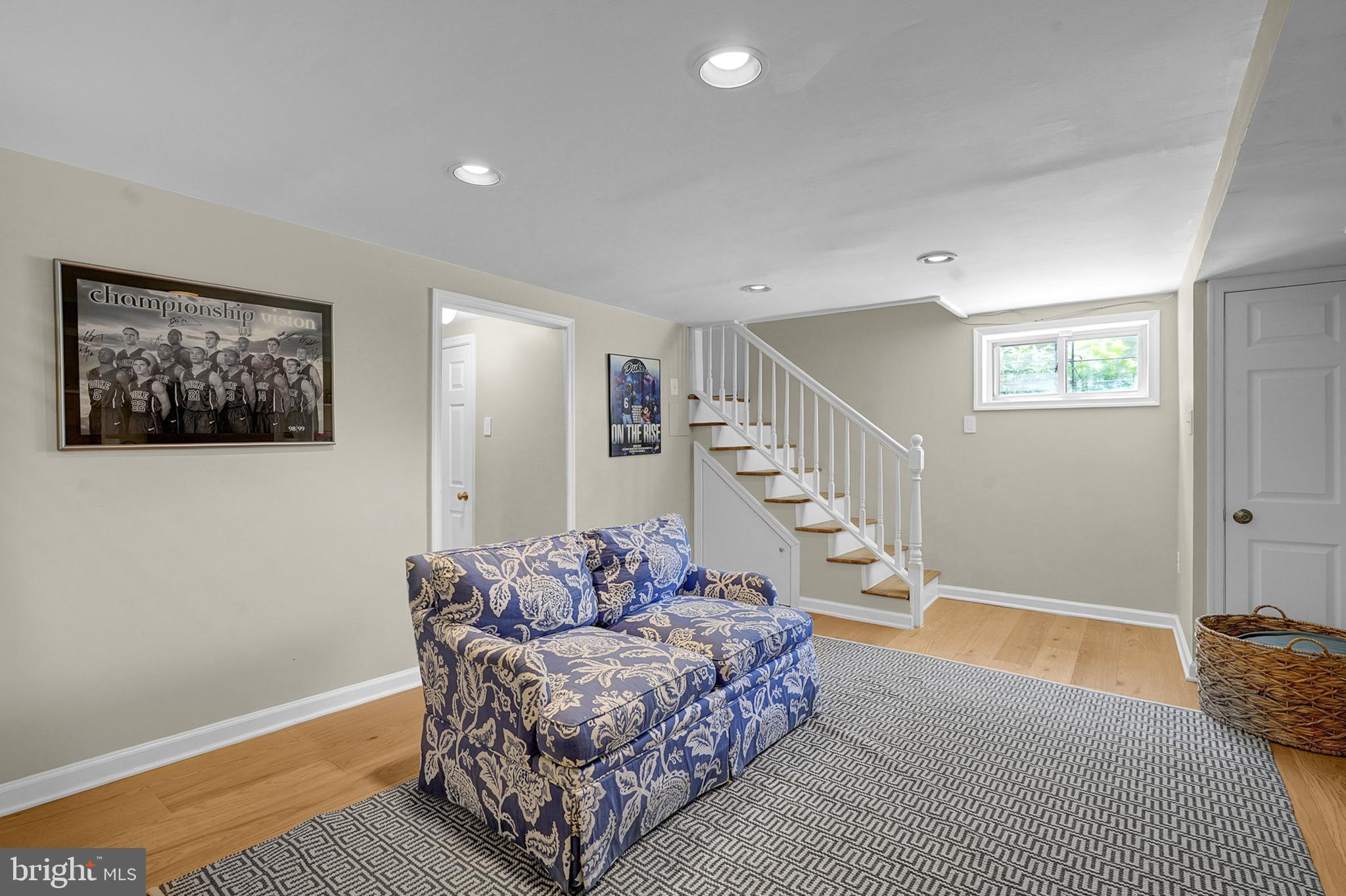 211 E UHLER AVENUE