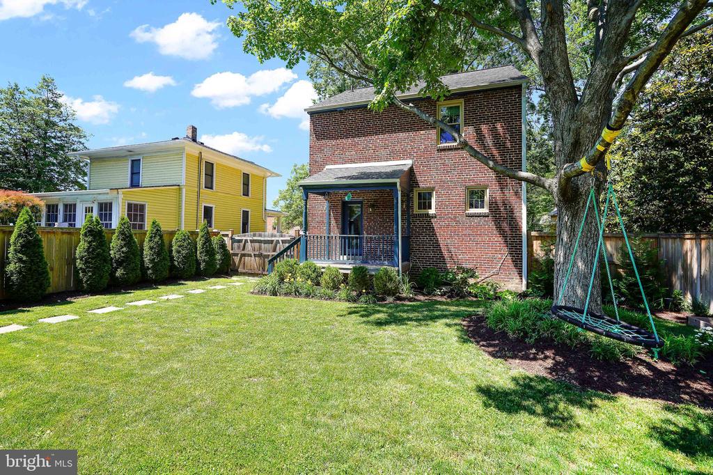211 E UHLER AVENUE