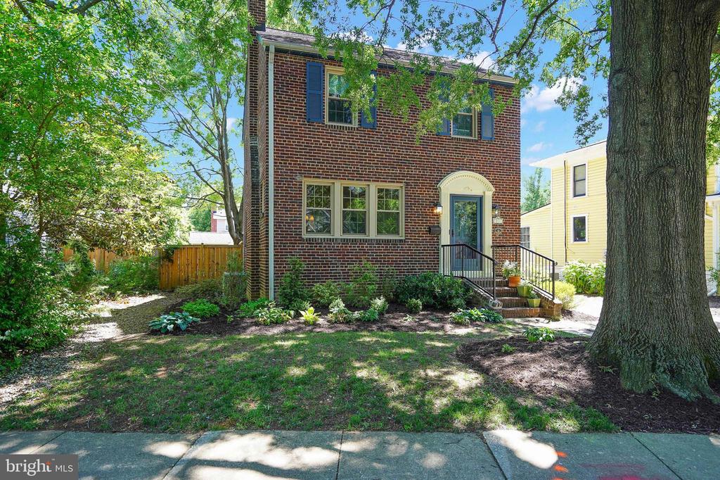 211 E UHLER AVENUE