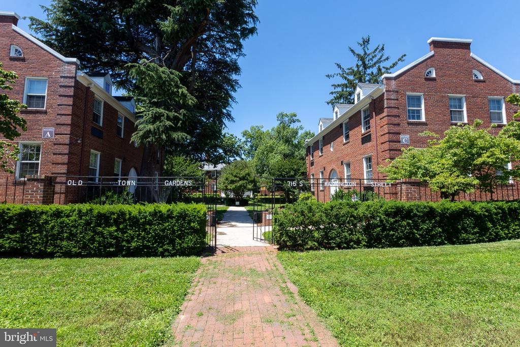 715 S WASHINGTON STREET S C-11